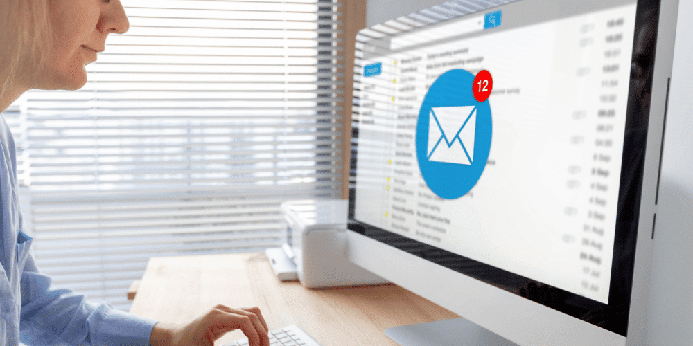servicio-de-email-marketing-como-elegir-el-mejor-correos-computadora-servisoftcorp.com