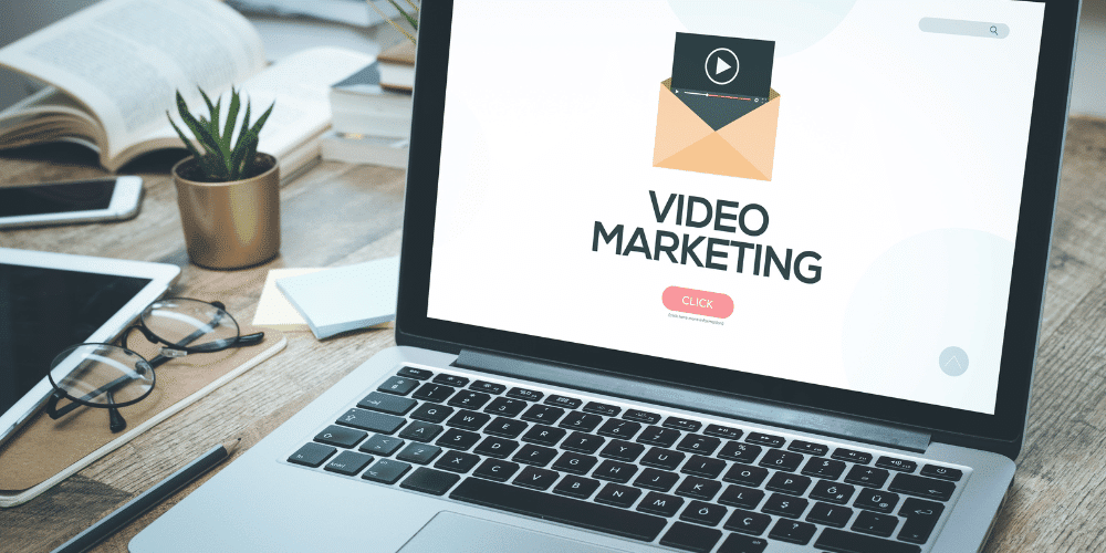 videomarketing-la-creatividad-humana-le-gana-a-la-IA-captar-atencion-servisoftcorp.com