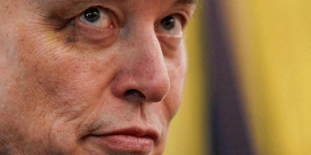 Apple-y-OpenAI-son-demandados-por-Elon-Musk-polemica-servisoftcorp.com