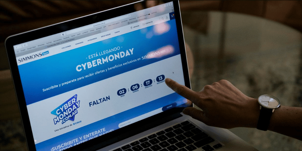 Gráfico de crecimiento de ventas online previsto para el Cyber Monday 2025.