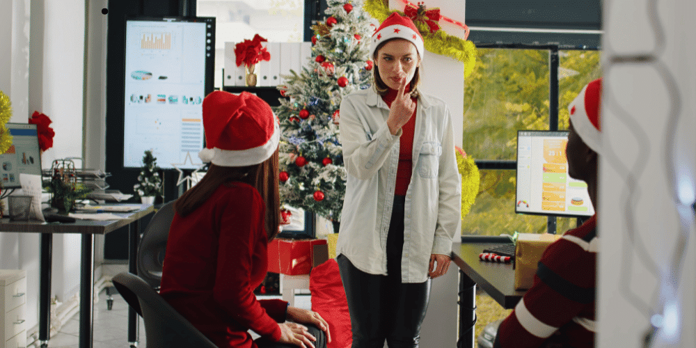 Estrategia visual para una campaña de redes sociales en Navidad con gráficos de crecimiento e interacción